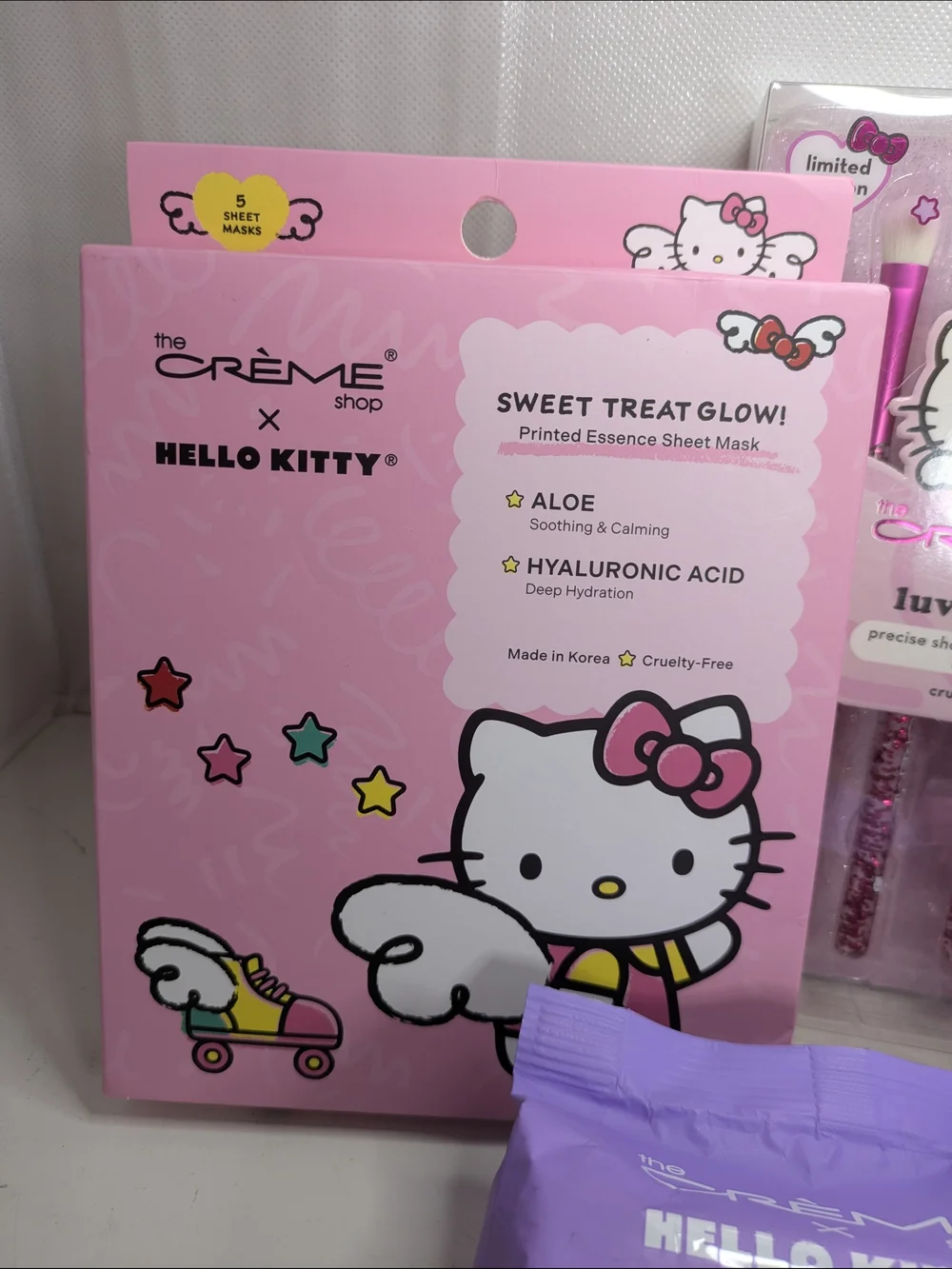 Hello Kitty x The Crème Shop Ultimate Beauty Bundle Brush Set Masks & Wipes